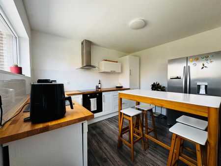 Gerenoveerde woning met ruime garage en 2 slaapkamers - Photo 4