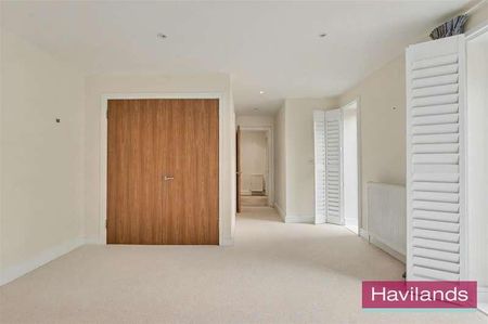 Henrietta Gardens, N21 - Photo 4