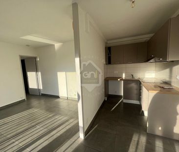 T2 - RES. ROCHEFLEURS, - Photo 1