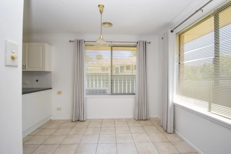 Leafy Cul-de-Sac Comfort – Move Straight In! - Photo 2