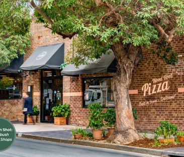 Oversized two bedroom apartment with walk-to-everywhere locale - Photo 2