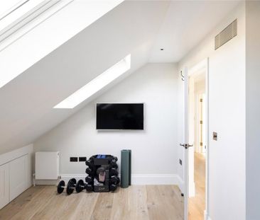 4 bedroom semi-detached house to rent - Photo 2