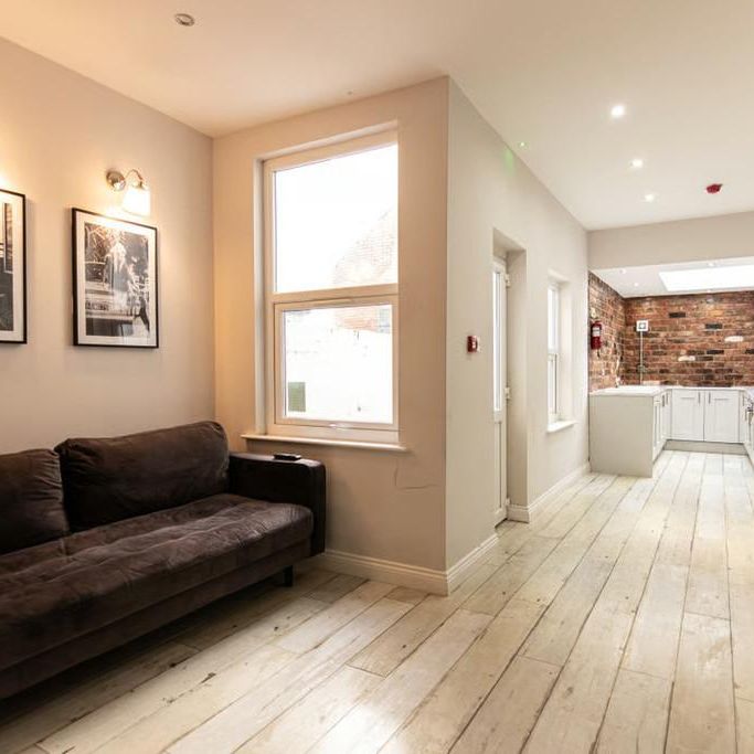 7 bedroom terraced house to rent - Photo 1