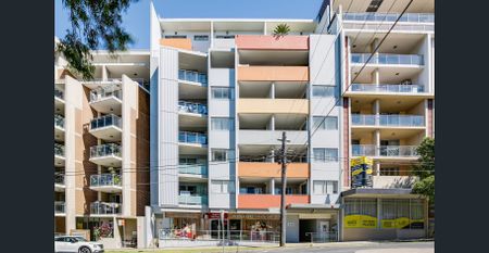 Modern Two Bedroom Apartment in Great Location - Photo 4