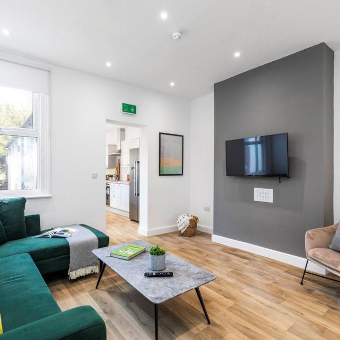 1 bedroom in a house share to rent - Photo 1