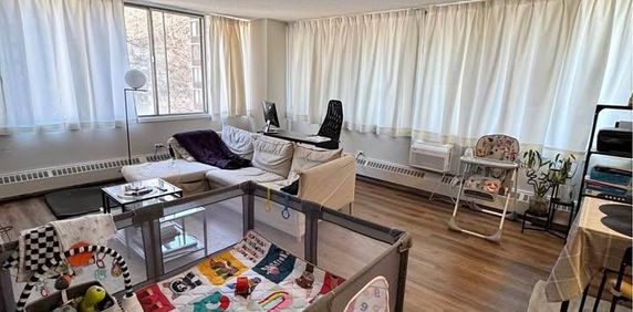 Montréal – Côte-des-Neiges – RockHill – Super appartement 4 1/2 à louer - Photo 2