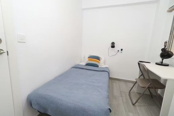 Carrer del Pintor Ferrandis, Valencia, Valencian Community 46011 - Photo 1