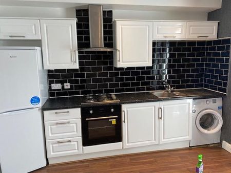 2 bedroom end of terrace house to rent - Photo 5