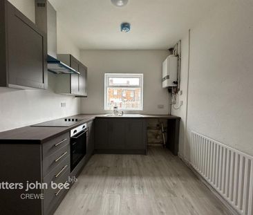 3 bedroom terraced house to rent - Photo 5