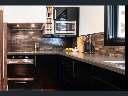 $850/ Week Near Airport, Costco, DFO! - Photo 3