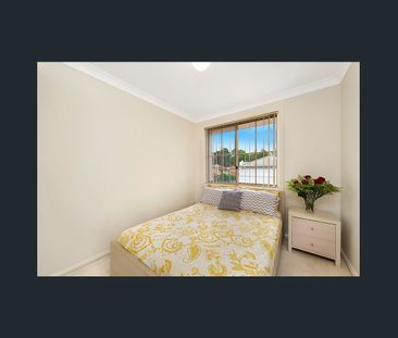 Spacious & Private Freestanding Townhouse – Rare Find - Photo 3