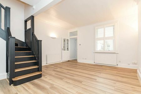 Hartfield Crescent, SW19, London - Photo 3