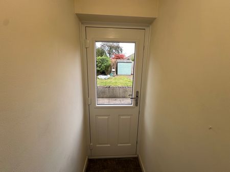 3 Bed Semi-Detached House, Lennox Grove, B73 - Photo 5