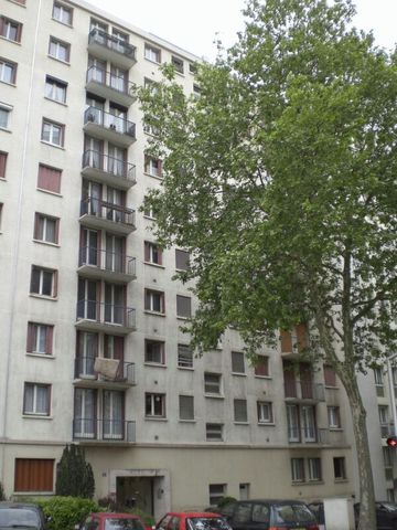 Location Appartement 2 pièces 41m² ORLEANS 45000 - Photo 3