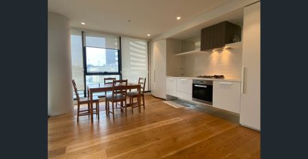 Fully Furnished 2 Bedroom Apartment With Huge Balcony - Photo 2