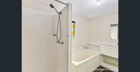 Tidy Cottage with Ample Yard Space - Photo 4