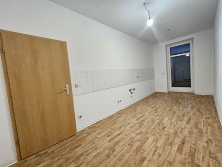 Schöne Wohnung in zentraler Lage mit Balkon - Photo 4