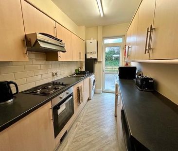 1 bedroom in a house share to rent - Photo 4