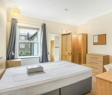 Semi-detached house to rent on - Photo 6