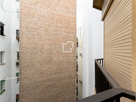 Modern Designer Studio in Salamanca District - Photo 3