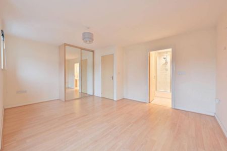 4 bedroom terraced house to rent - Photo 5