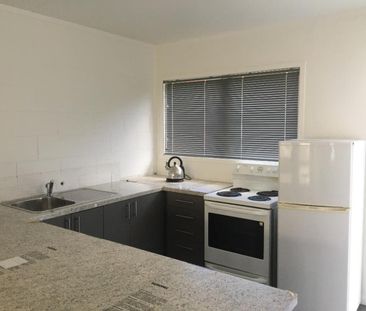 Handy location - Photo 2