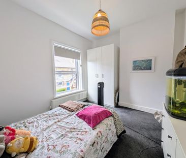 2 bedroom end of terrace house to rent - Photo 3