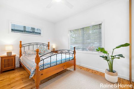 Classic Avalon Beach Cottage - Photo 2