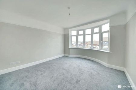 3 bedroom detached house to rent - Photo 2