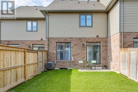 For Lease - 323 Frances Avenue, Hamilton, Ontario - Photo 4