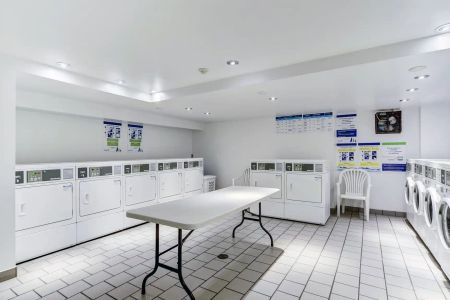 Le Monteverdi — 1 Bedroom, 1 Bathroom - Photo 4
