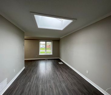 For Lease - 87 Barrett Crescent Unit# Main, Barrie, Ontario - Photo 5