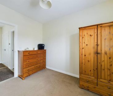 2 bedroom semi-detached house to rent - Photo 5