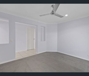 Family home just minutes from Bucasia Beach! - Photo 2