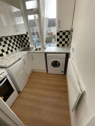 Northborough Road, London, SW16 - Photo 4