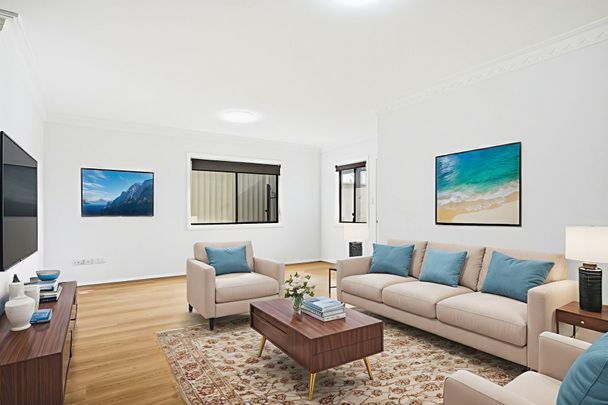 Beautiful Freshly Renovated 4 Bedroom Home! - Photo 1