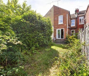 3 bedroom private hall to rent - Photo 4