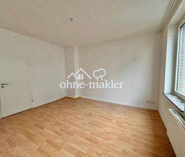 Lichtdurchflutetes Erdgeschoss! 2 Zimmer + Küche mit EBK + Bad - Photo 5