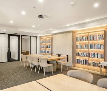 Hotel living with water views, pool, gym, sauna, spa, virtual golf ... - Photo 6