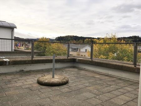 94 m2 en attente d’un nouveau locataire - Photo 3