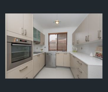 Spacious townhouse in the heat of Leederville - Photo 6