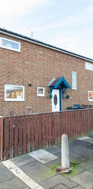 3 bedroom end of terrace house to rent - Photo 1