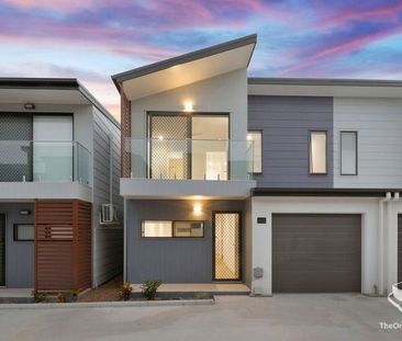 PREFECT LOCATION + MODERN STYLE HOME - Photo 2