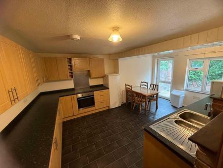 Broadlands Road, SO17 - Photo 2