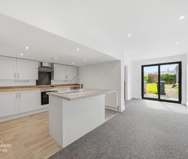 3 Bay Road, Larne, BT40 1DE - Photo 3