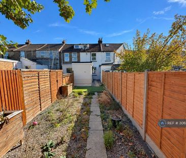 3 bedroom terraced house to rent - Photo 5