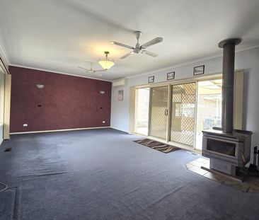 Spacious Family Home! - Photo 1