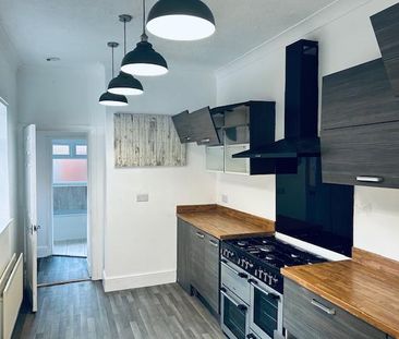 2 bedroom terraced house to rent - Photo 3