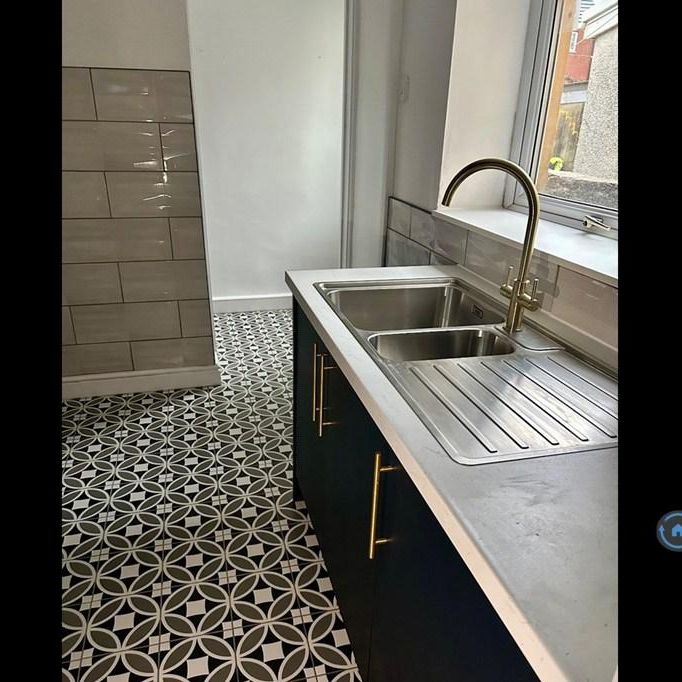 3 bedroom terraced house to rent - Photo 1