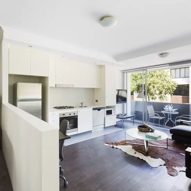 MGM MARTIN - ONE BEDROOM APARTMENT - Photo 1